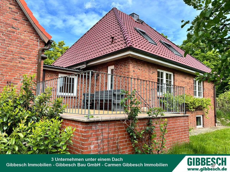 EFH auf weitläufigem Grundstück - zentral gelegen und dennoch im Grünen